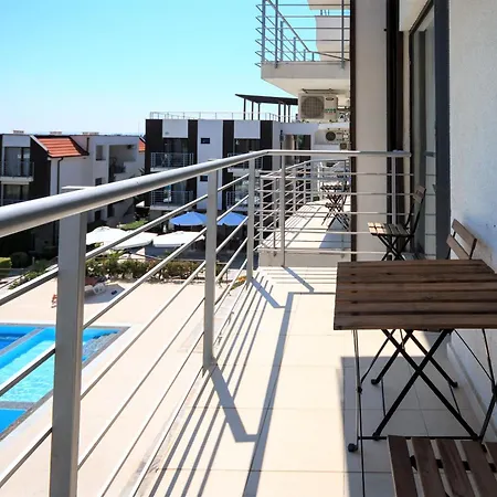 Апартамент New Line Village