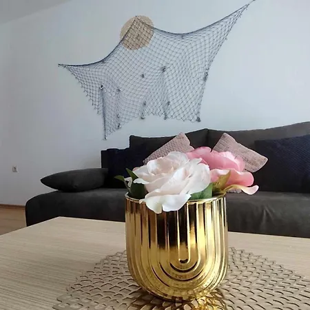 דירה New Line Village *