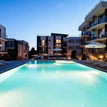 New Line Village * סאני ביץ'