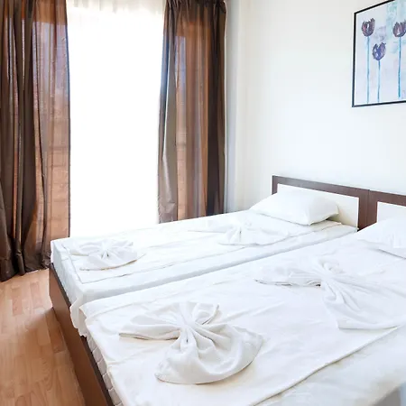 New Line Village * סאני ביץ'