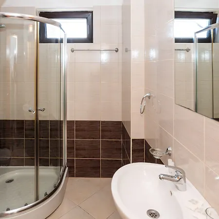 Апартамент New Line Village *