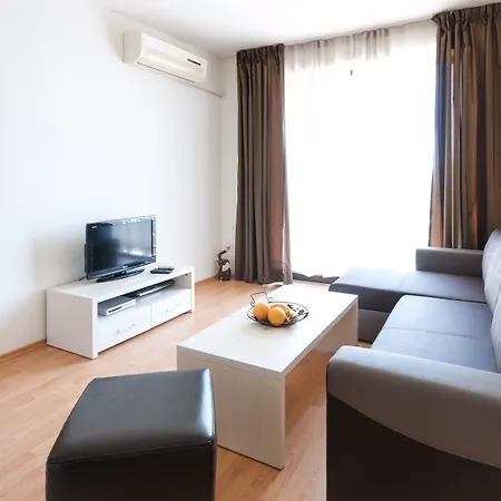 Апартамент New Line Village