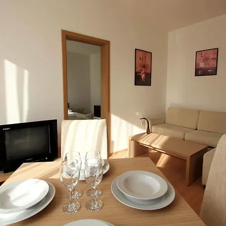 דירה New Line Village *