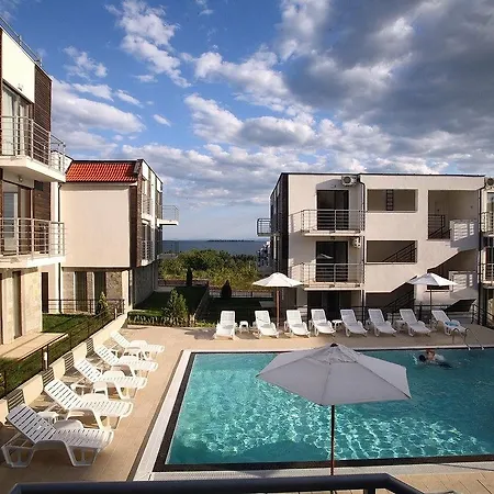 New Line Village * סאני ביץ'