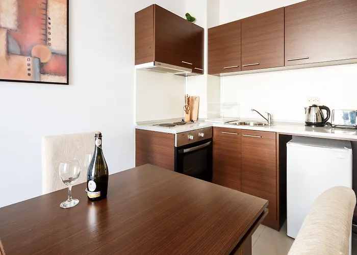 New Line Village Apartment *