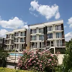 Апартаменты New Line Village Солнечный берег