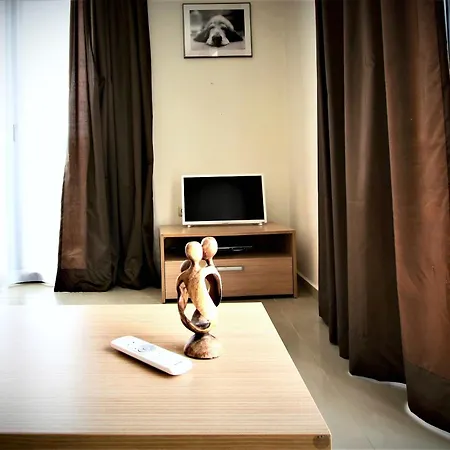 Апартаменти New Line Village *