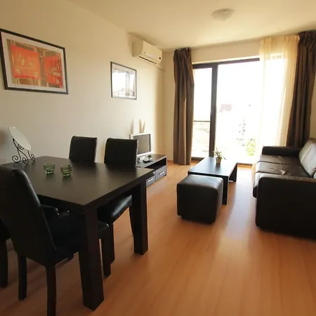 New Line Village 아파트