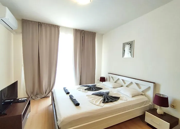 Апартаменти New Line Village