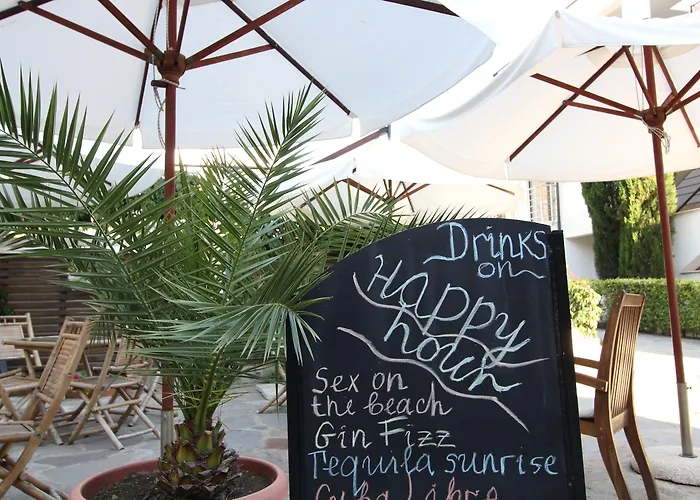 New Line Village Апартаменти