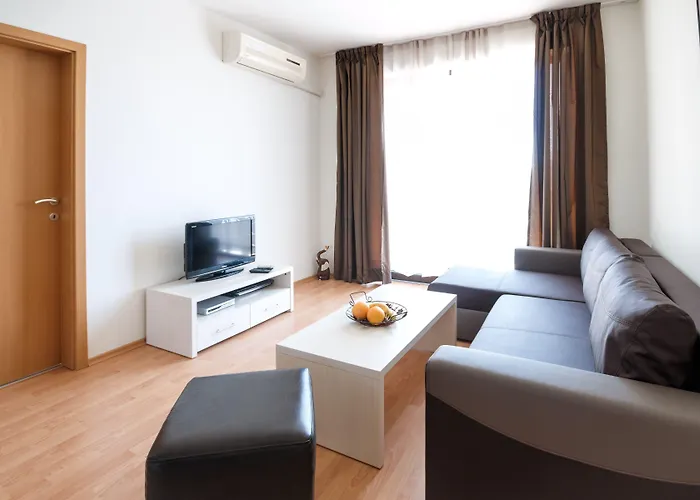 Апартаменти New Line Village