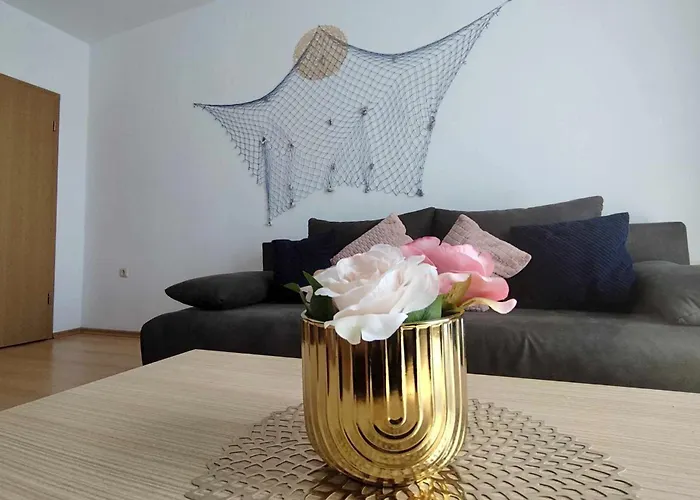 Апартаменты New Line Village *