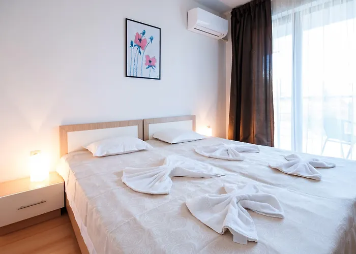 Апартаменты New Line Village