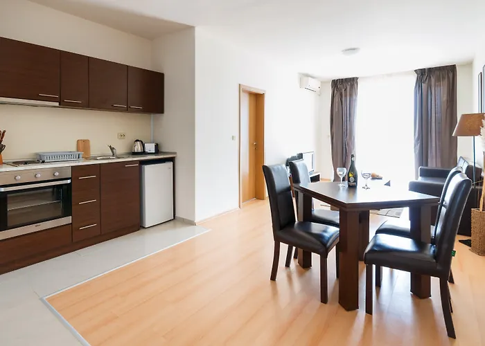 Апартаменты New Line Village *