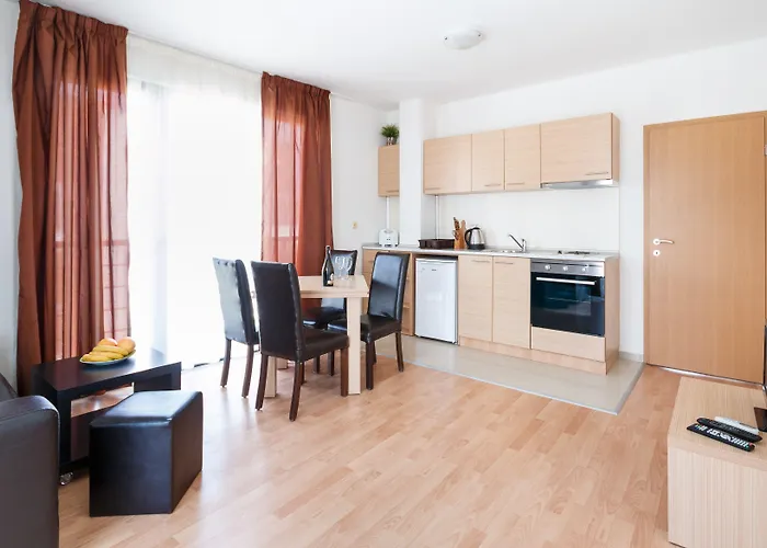 Апартаменты New Line Village *