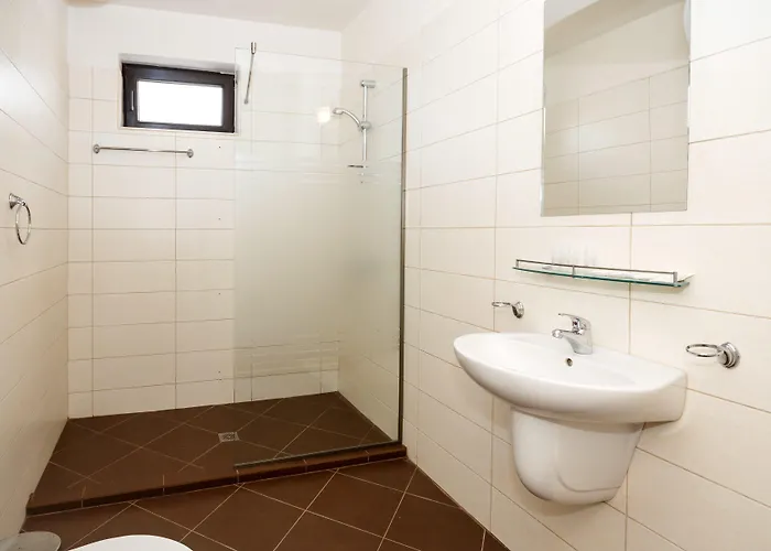 Апартаменты New Line Village *