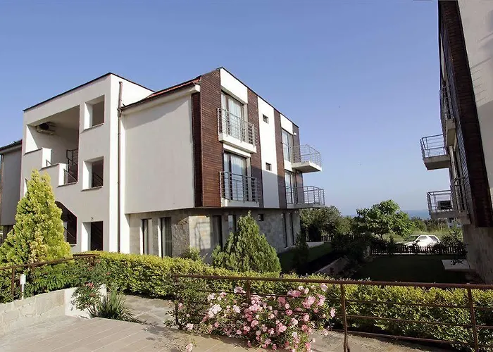 Апартаменты New Line Village Солнечный берег